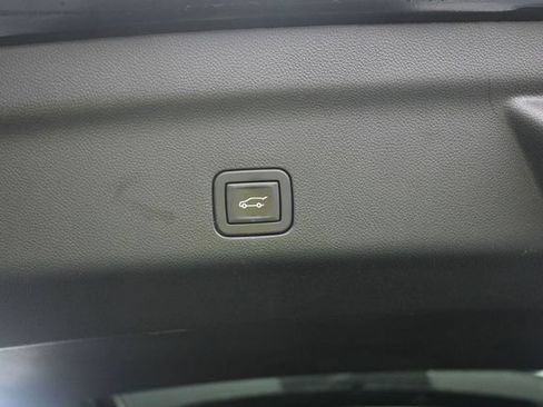 Used 2025 GMC Yukon Elevation w/ LPO, Elevation Black Package AWD/4WD image 29