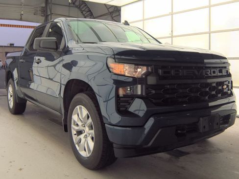 Used 2023 Chevrolet Silverado 1500 Custom AWD/4WD image 2