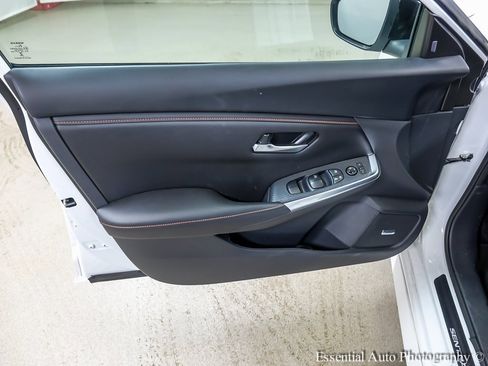 Used 2024 Nissan Sentra SR w/ SR Premium Package image 20