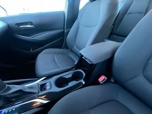 Used 2021 Toyota Corolla LE image 21
