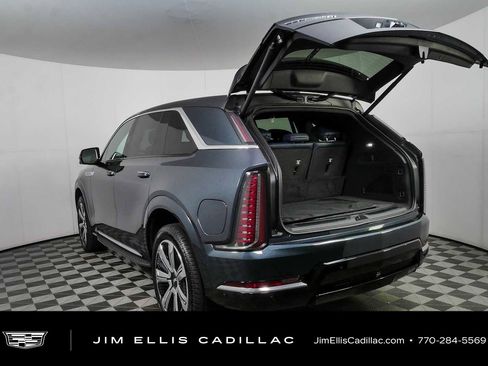 Certified 2025 Cadillac Escalade IQ Luxury 2 w/ LPO, Premium Carpet Package AWD/4WD image 34