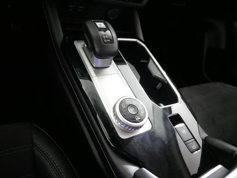 Used 2025 Mitsubishi Outlander SE AWD/4WD image 24