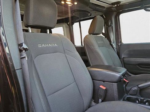 Used 2019 Jeep Wrangler Unlimited Sahara w/ LED Lighting Group image 17