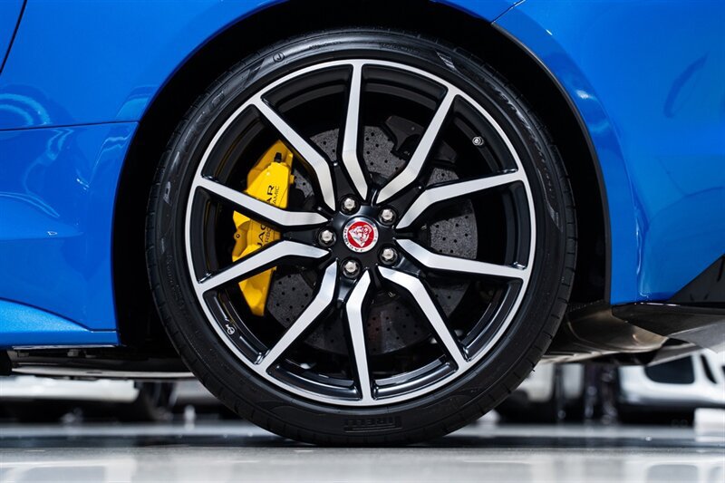 Used 2018 Jaguar F-TYPE SVR AWD/4WD image 13