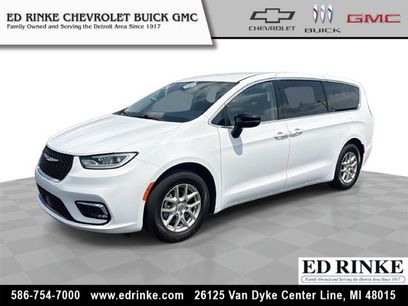 Used 2024 Chrysler Pacifica Touring-L