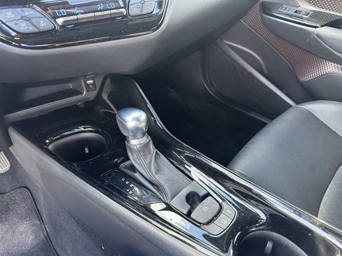 Used 2019 Toyota C-HR Limited image 15