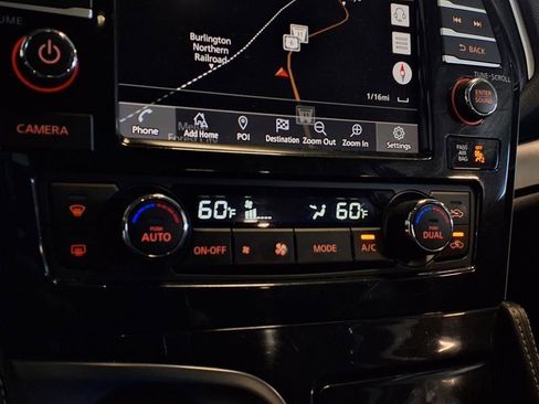 Used 2023 Nissan Maxima SV image 21