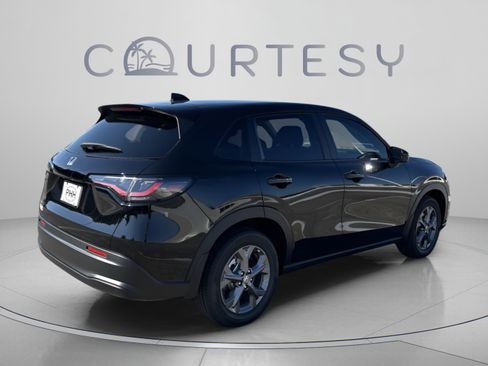 Used 2026 Honda HR-V LX image 7
