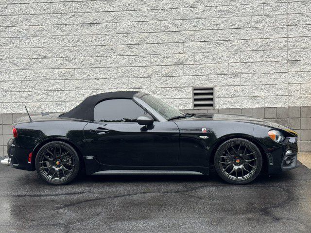 Used 2019 FIAT 124 Spider Abarth w/ Visibility Group RWD image 16
