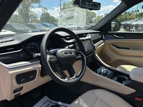 New 2026 Jeep Grand Cherokee L Limited RWD image 15
