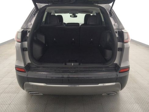 Used 2020 Jeep Cherokee Limited image 29