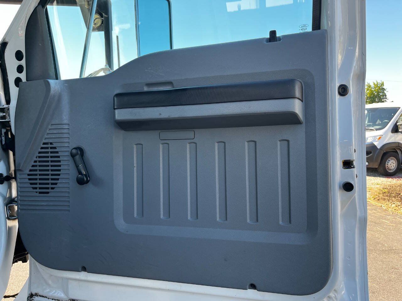 Used 2013 Ford F750 2WD Regular Cab Super Duty image 14