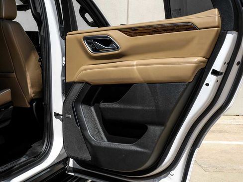 Used 2021 Chevrolet Tahoe Premier w/ Premium Package image 47