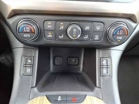 Used 2019 GMC Acadia Denali image 22