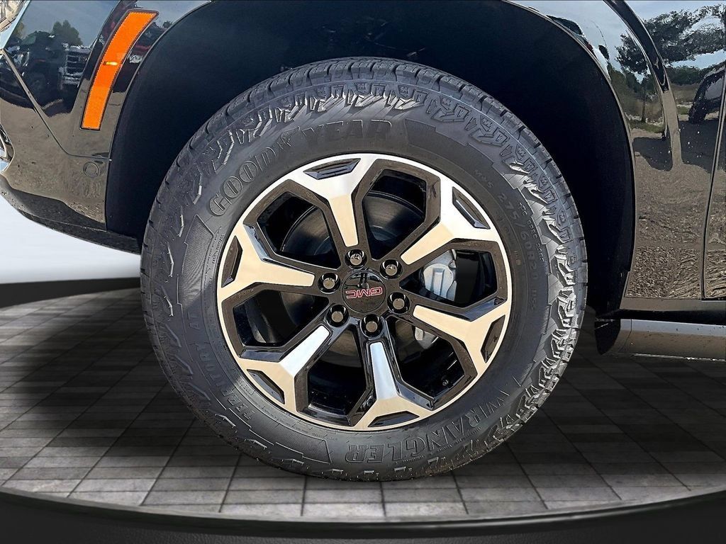 New 2026 GMC Yukon XL AT4 Ultimate w/ LPO, Illumination Package AWD/4WD image 13