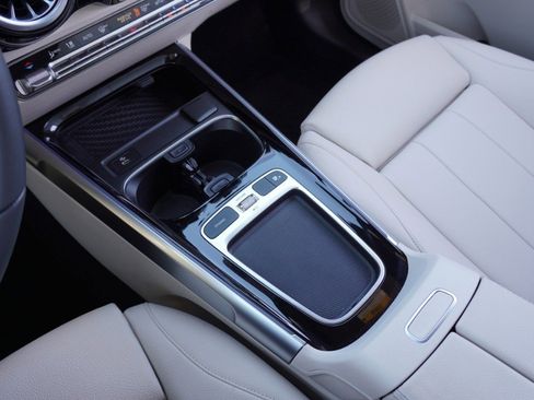 Used 2024 Mercedes-Benz GLB 250 image 20