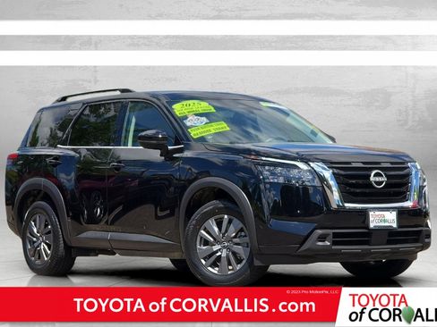 Used 2025 Nissan Pathfinder SV AWD/4WD image 1