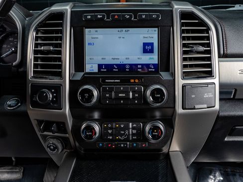 Used 2021 Ford F250 Platinum w/ FX4 Off-Road Package image 24