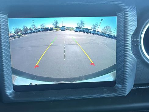 Used 2020 Jeep Wrangler Unlimited Sahara image 24