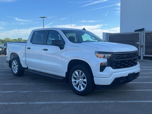 Used 2022 Chevrolet Silverado 1500 Custom AWD/4WD image 8