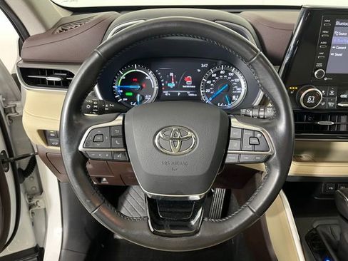 Used 2020 Toyota Highlander XLE image 13