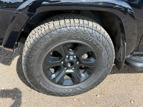 Used 2014 Toyota 4Runner SR5 AWD/4WD image 11