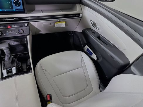 Used 2025 Hyundai Tucson SE image 26