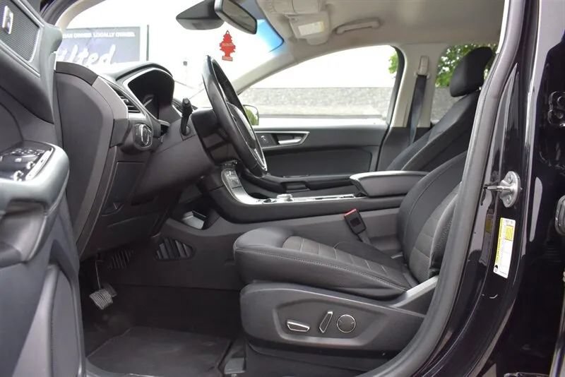 Used 2019 Ford Edge SEL FWD image 10