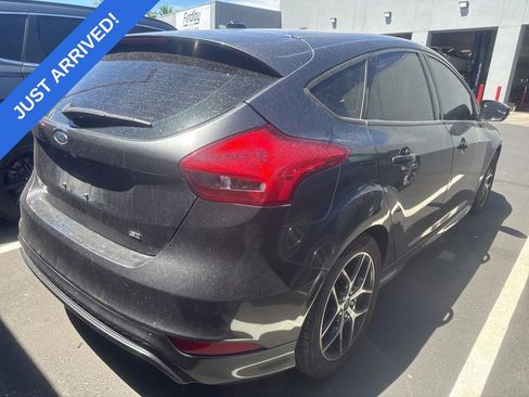 Used 2016 Ford Focus SE w/ SE Sport Package image 3