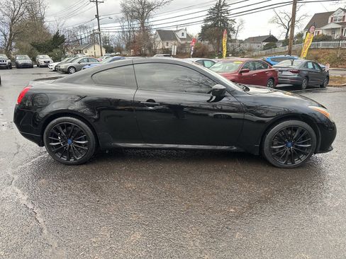 Used 2011 INFINITI G37 x Coupe w/ Premium Pkg image 4