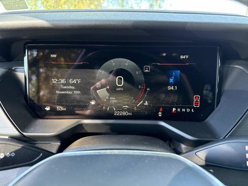 Used 2025 GMC Acadia Elevation image 33