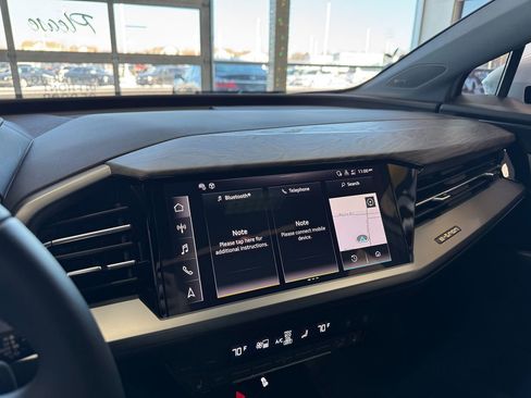 Used 2024 Audi Q4 e-tron Premium Plus w/ Premium Plus image 29