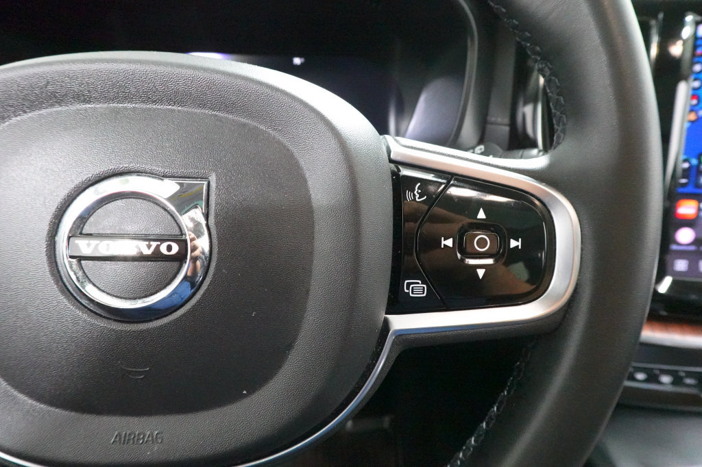 Used 2023 Volvo XC60 B5 Ultimate w/ Climate Package AWD/4WD image 13