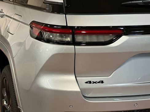 New 2026 Jeep Grand Cherokee Limited image 26