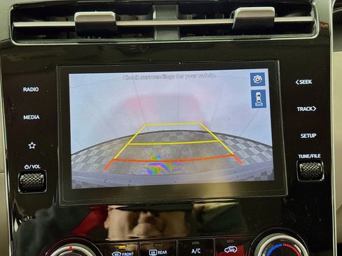 Used 2023 Hyundai Tucson SE image 3