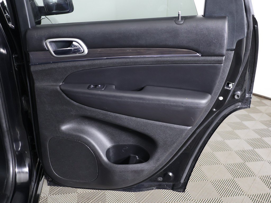 Used 2018 Jeep Grand Cherokee Overland AWD/4WD image 29