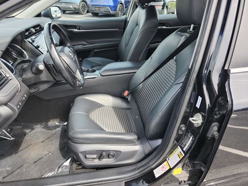 Used 2019 Toyota Camry SE image 23