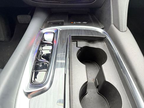 Used 2024 Buick Enclave Premium image 25