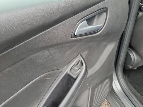 Used 2018 Ford Focus SE FWD image 17