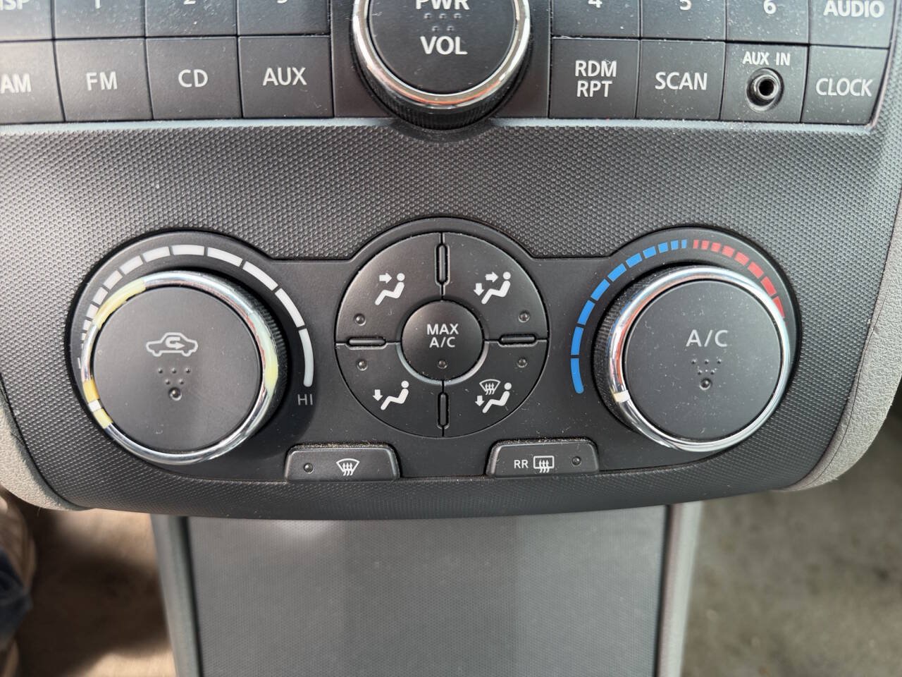 Used 2010 Nissan Altima 2.5 S FWD image 35