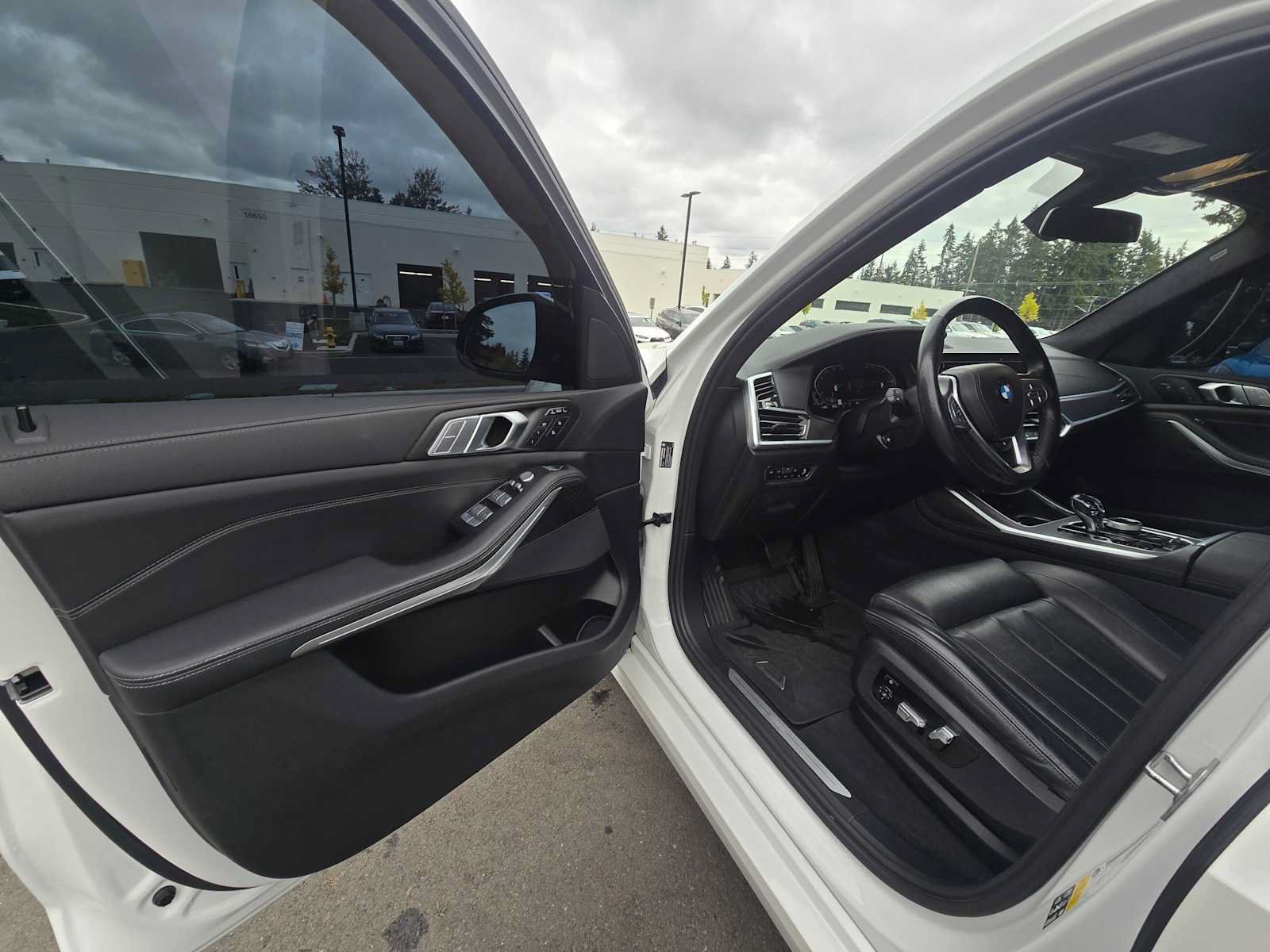 Used 2022 BMW X7 xDrive40i w/ Executive Package AWD/4WD image 20
