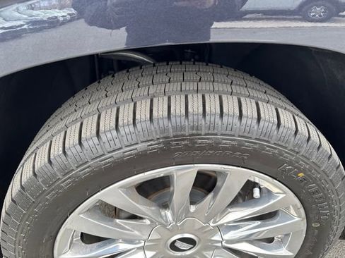 Certified 2023 Cadillac Escalade ESV Premium Luxury w/ Performance Package image 31