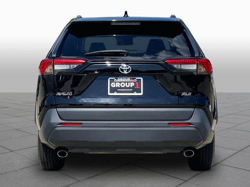 Used 2024 Toyota RAV4 XLE FWD image 5