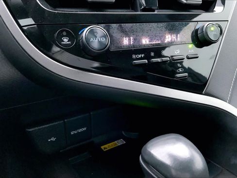 Used 2022 Toyota Camry XSE image 34