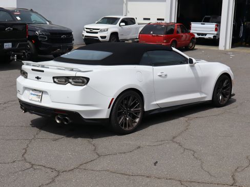 Used 2022 Chevrolet Camaro ZL1 image 10