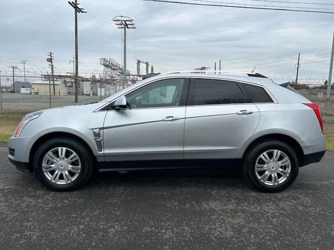 Used 2011 Cadillac SRX Luxury image 2