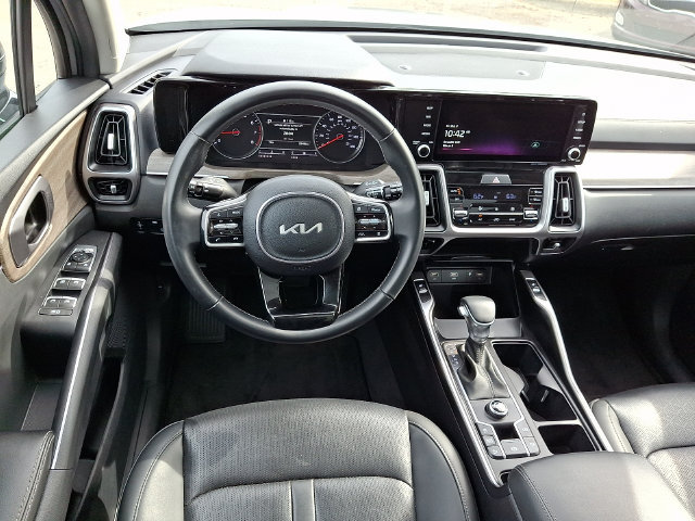 Certified 2023 Kia Sorento EX w/ Panoramic Sunroof Package FWD image 15