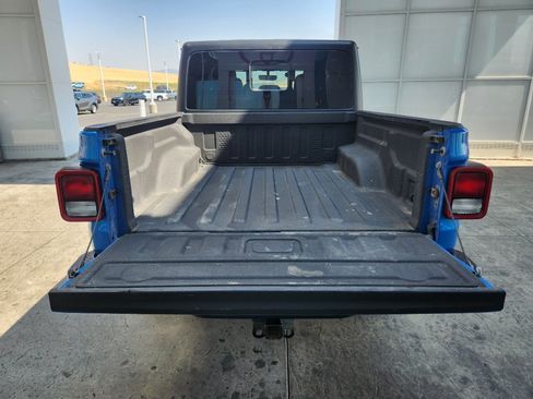 Used 2022 Jeep Gladiator Sport AWD/4WD image 8