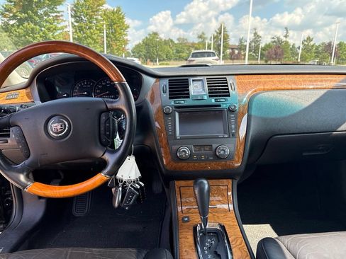 Used 2008 Cadillac DTS Performance w/ Platinum Edition FWD image 22