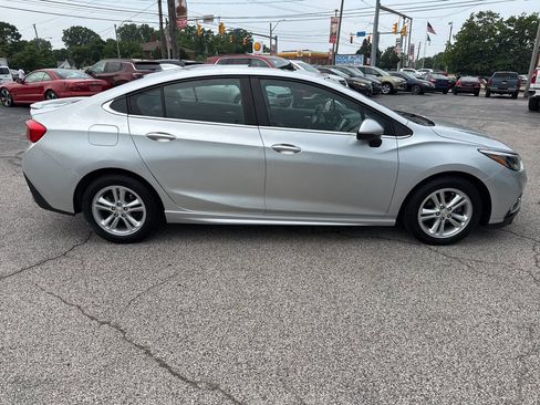 Used 2017 Chevrolet Cruze LT w/ Sun And Sound Package image 10